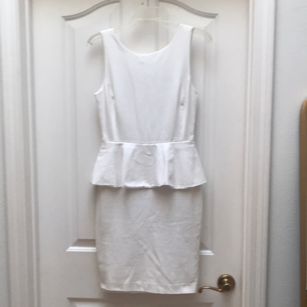 Elegant Banana Republic White Peplum Dress Size 2